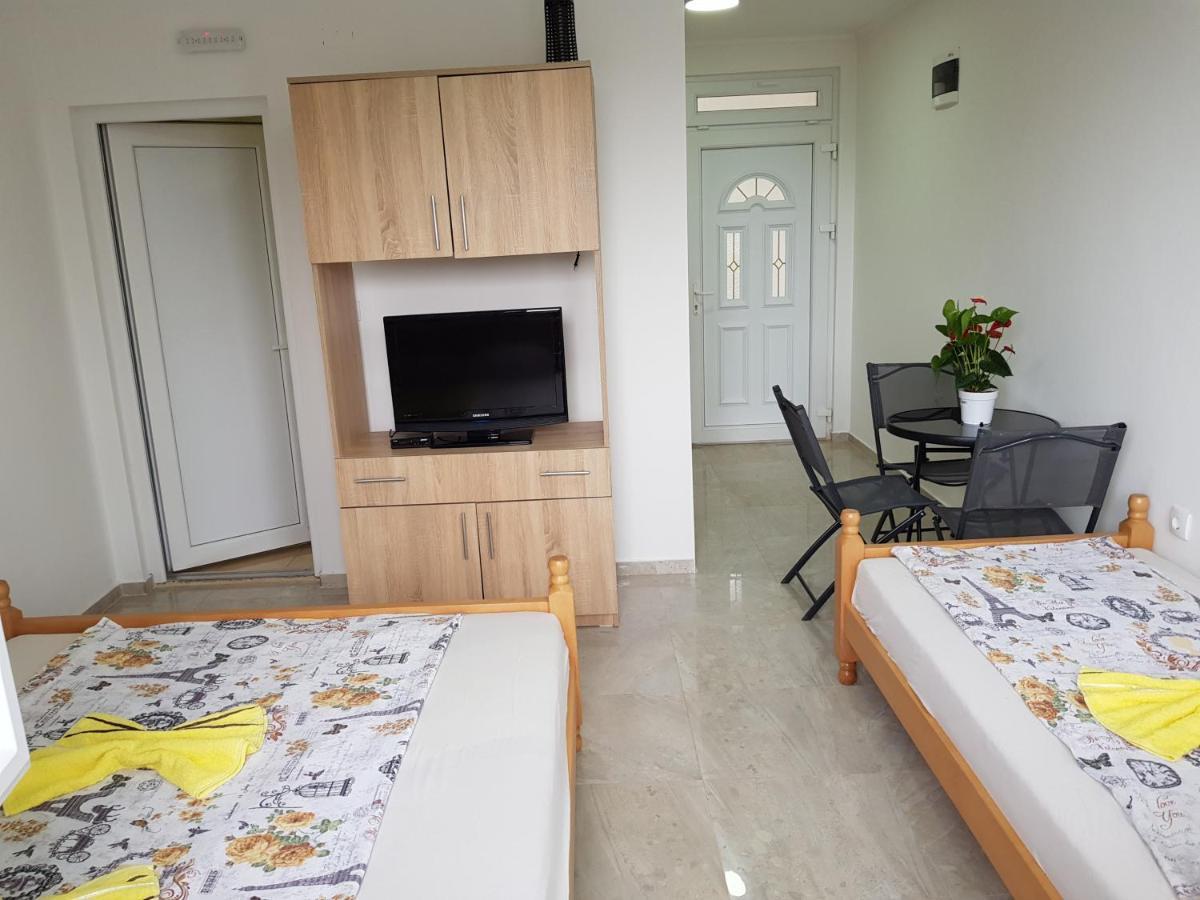 Apartmani Vila Ebra Утеха Екстериор снимка