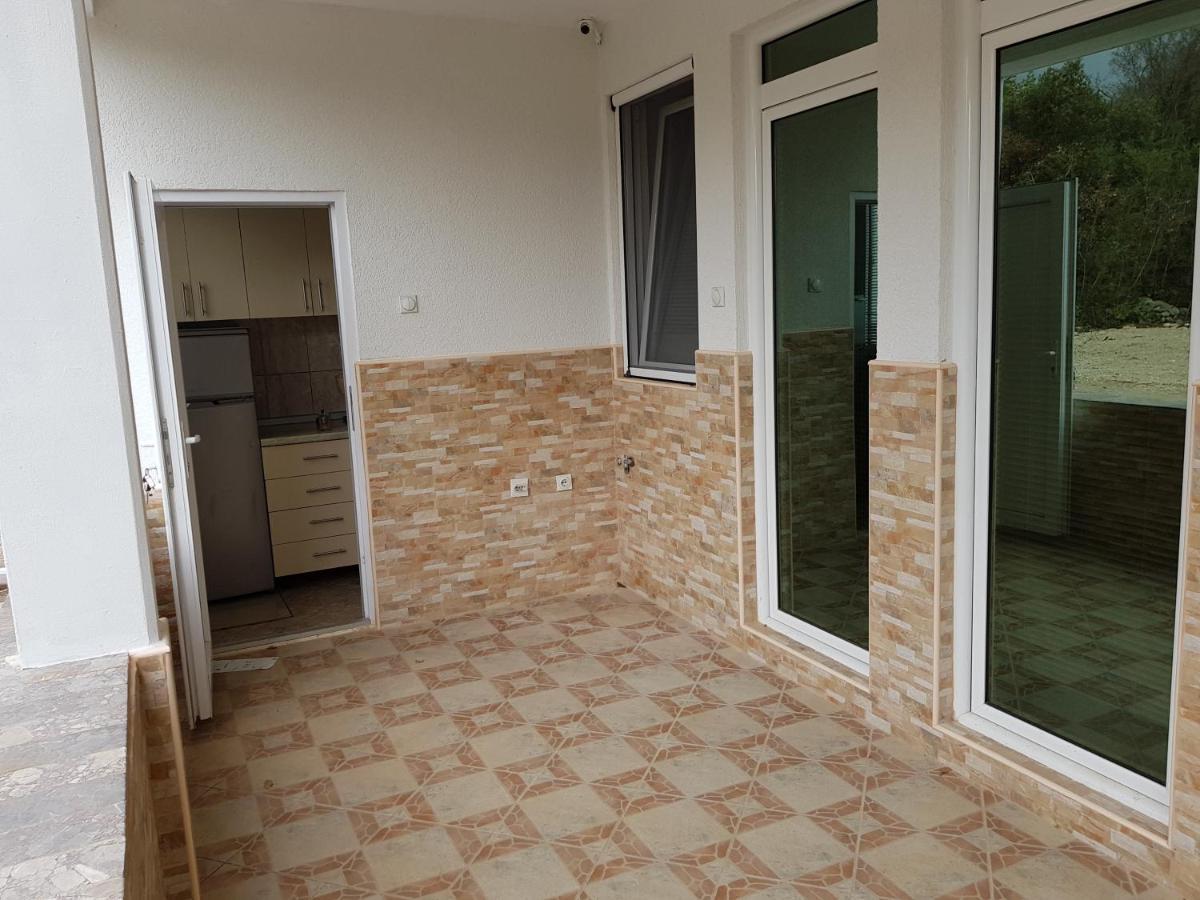 Apartmani Vila Ebra Утеха Екстериор снимка