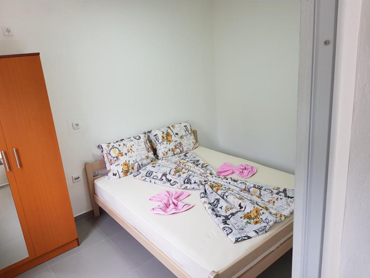 Apartmani Vila Ebra Утеха Екстериор снимка
