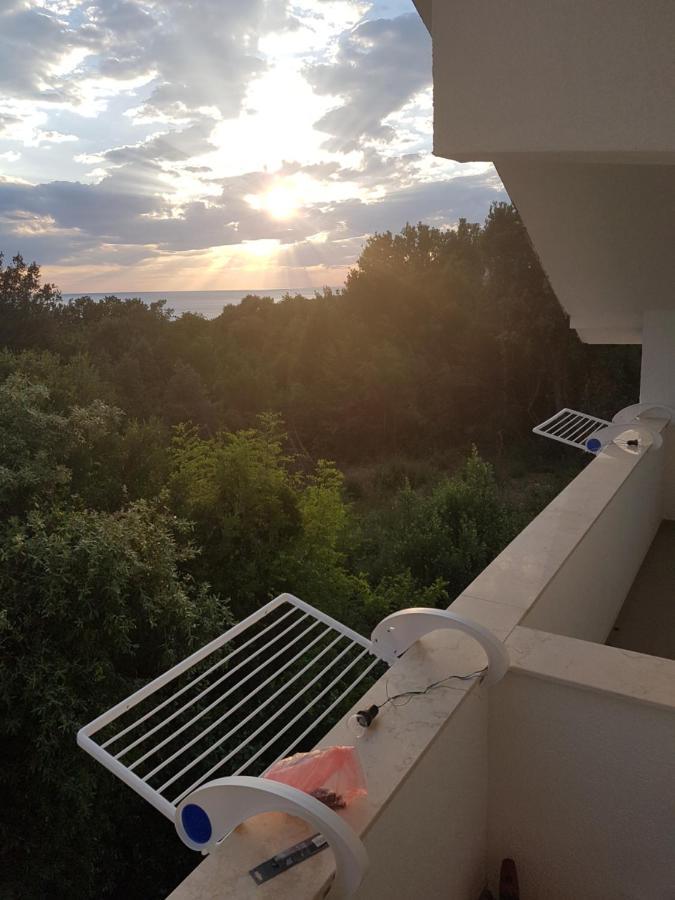 Apartmani Vila Ebra Утеха Екстериор снимка