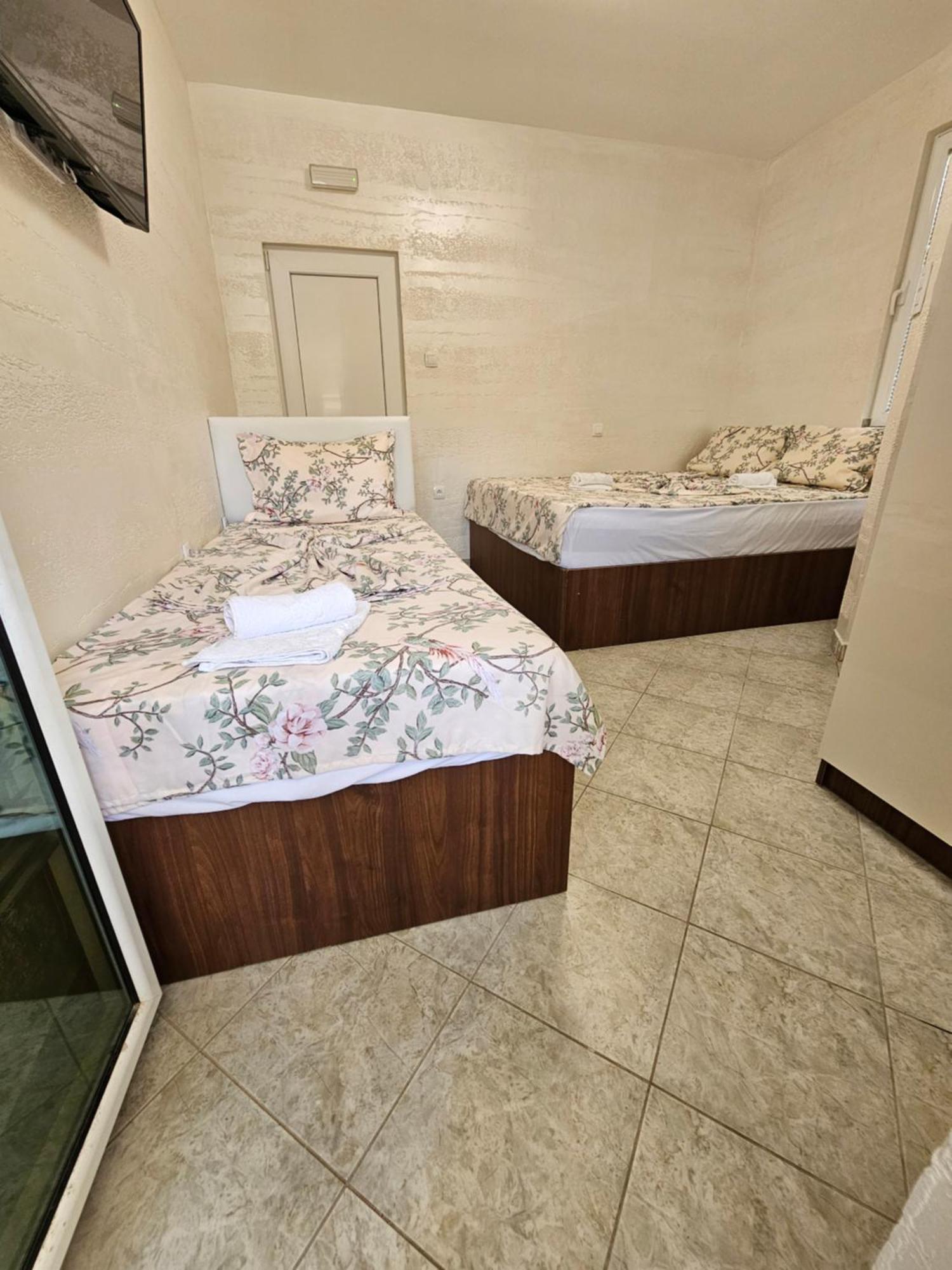Apartmani Vila Ebra Утеха Екстериор снимка