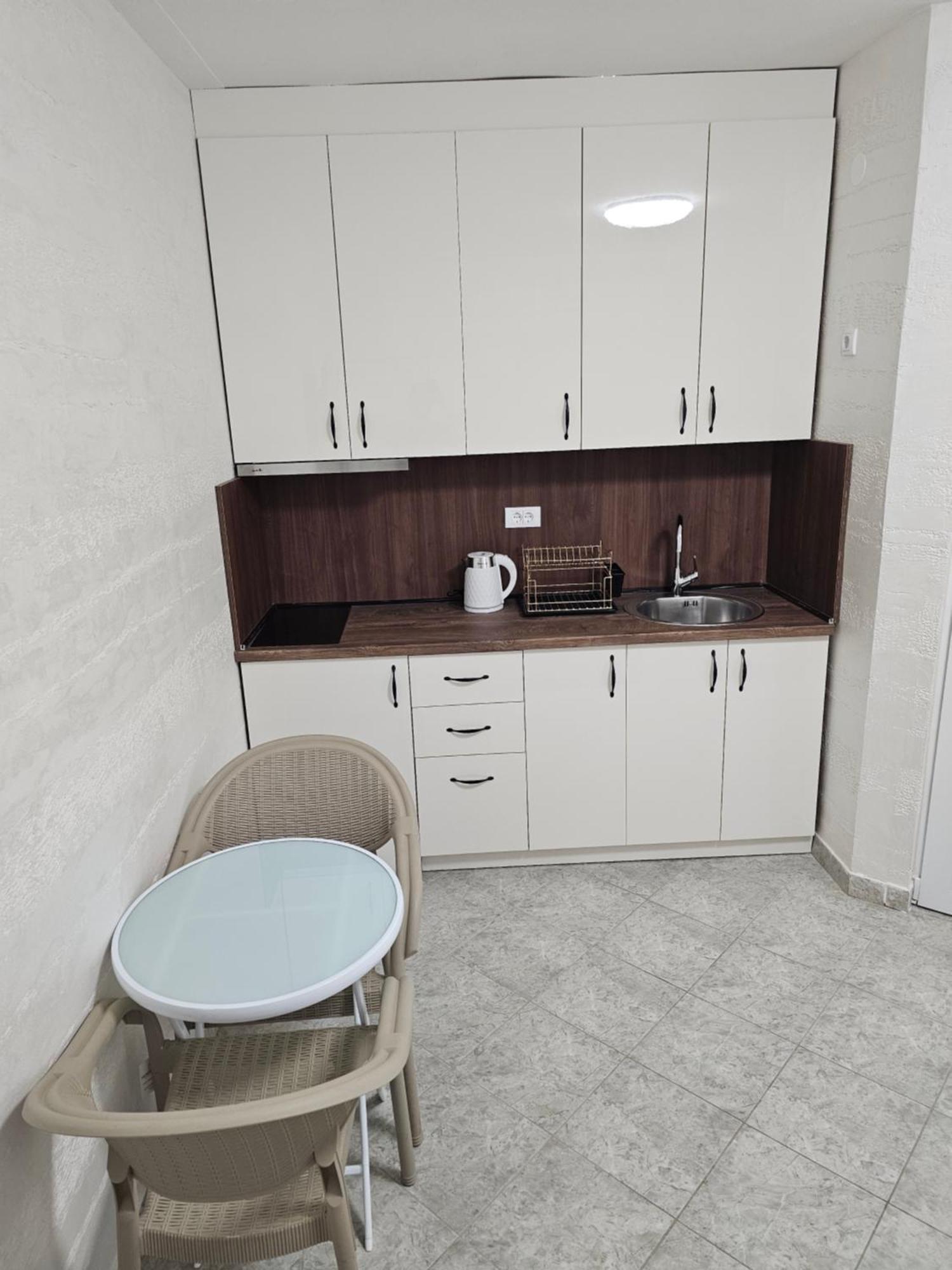 Apartmani Vila Ebra Утеха Екстериор снимка
