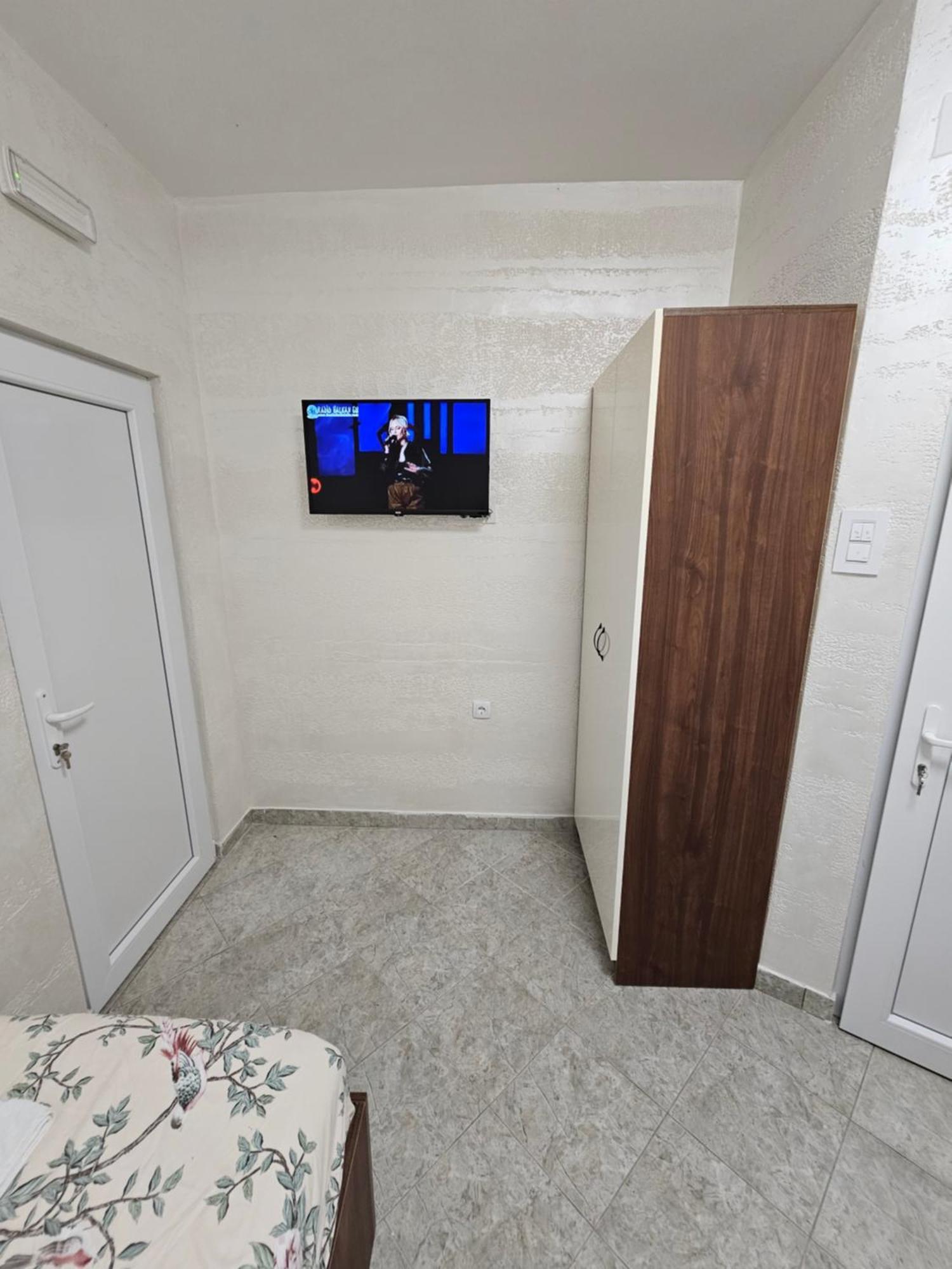 Apartmani Vila Ebra Утеха Екстериор снимка