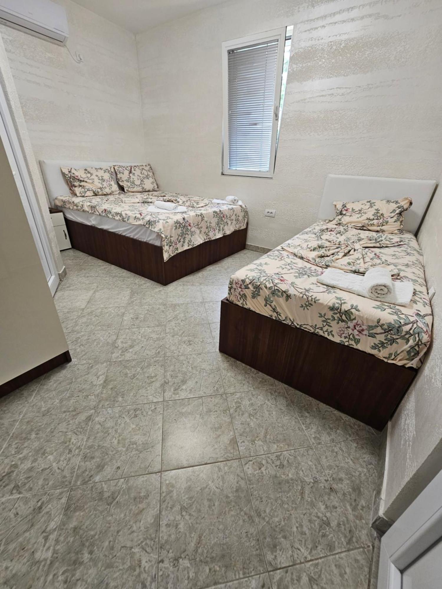 Apartmani Vila Ebra Утеха Екстериор снимка