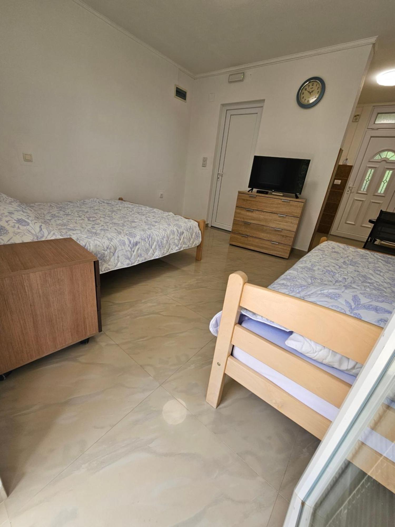 Apartmani Vila Ebra Утеха Екстериор снимка