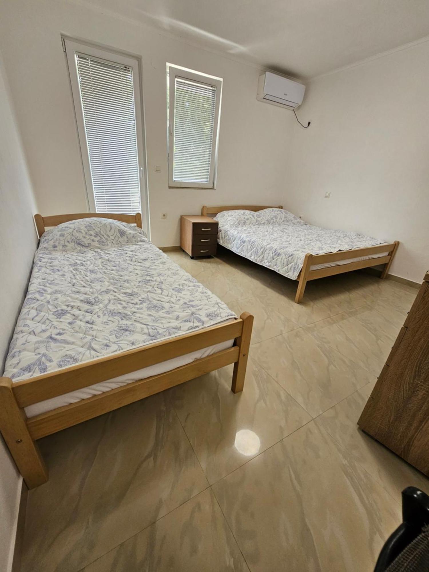 Apartmani Vila Ebra Утеха Екстериор снимка
