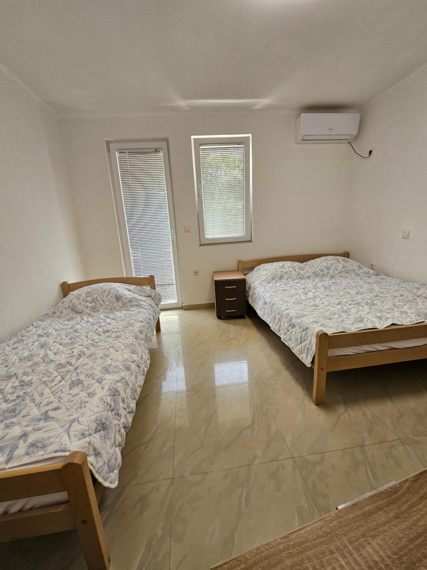 Apartmani Vila Ebra Утеха Екстериор снимка