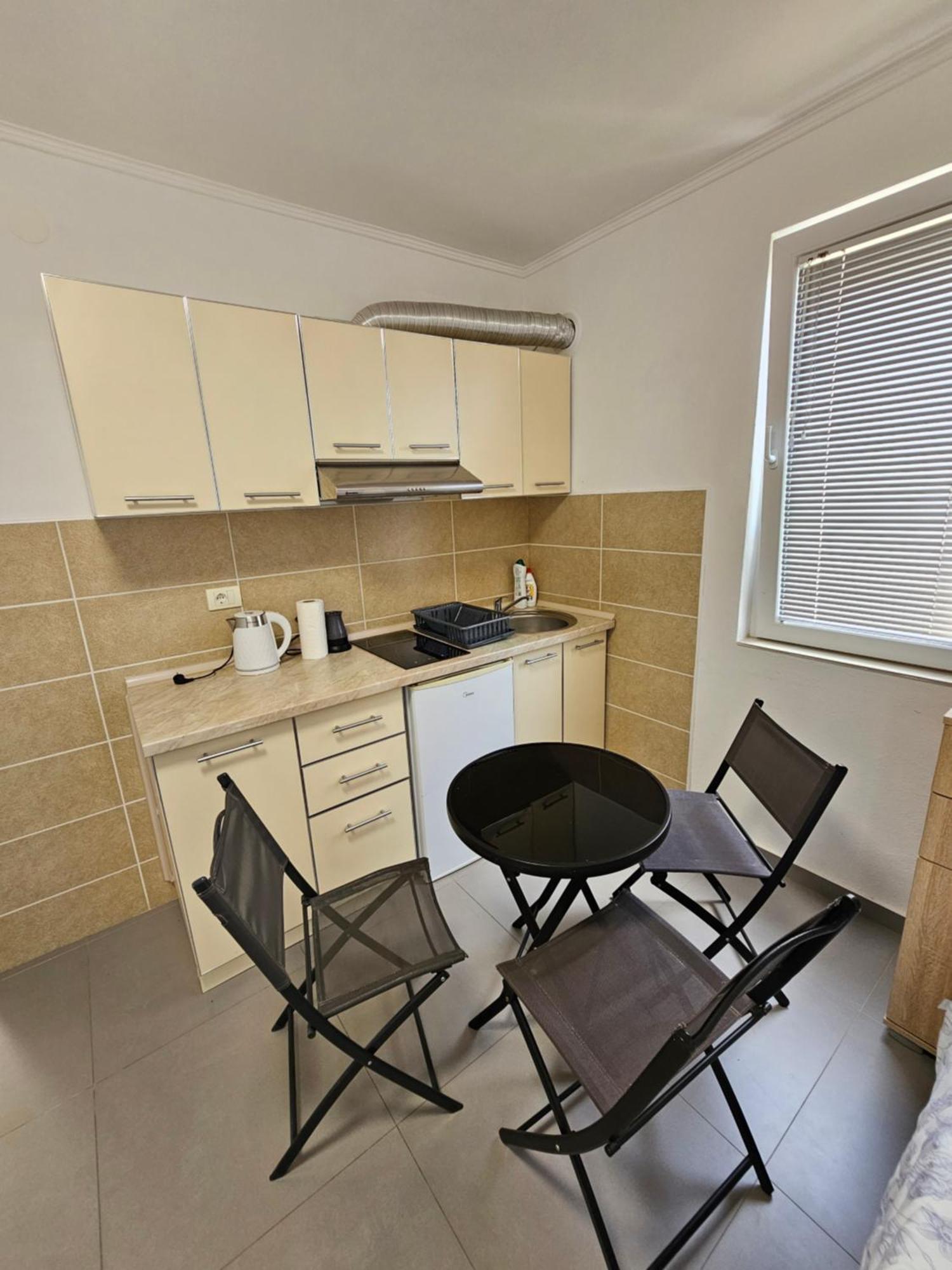 Apartmani Vila Ebra Утеха Екстериор снимка