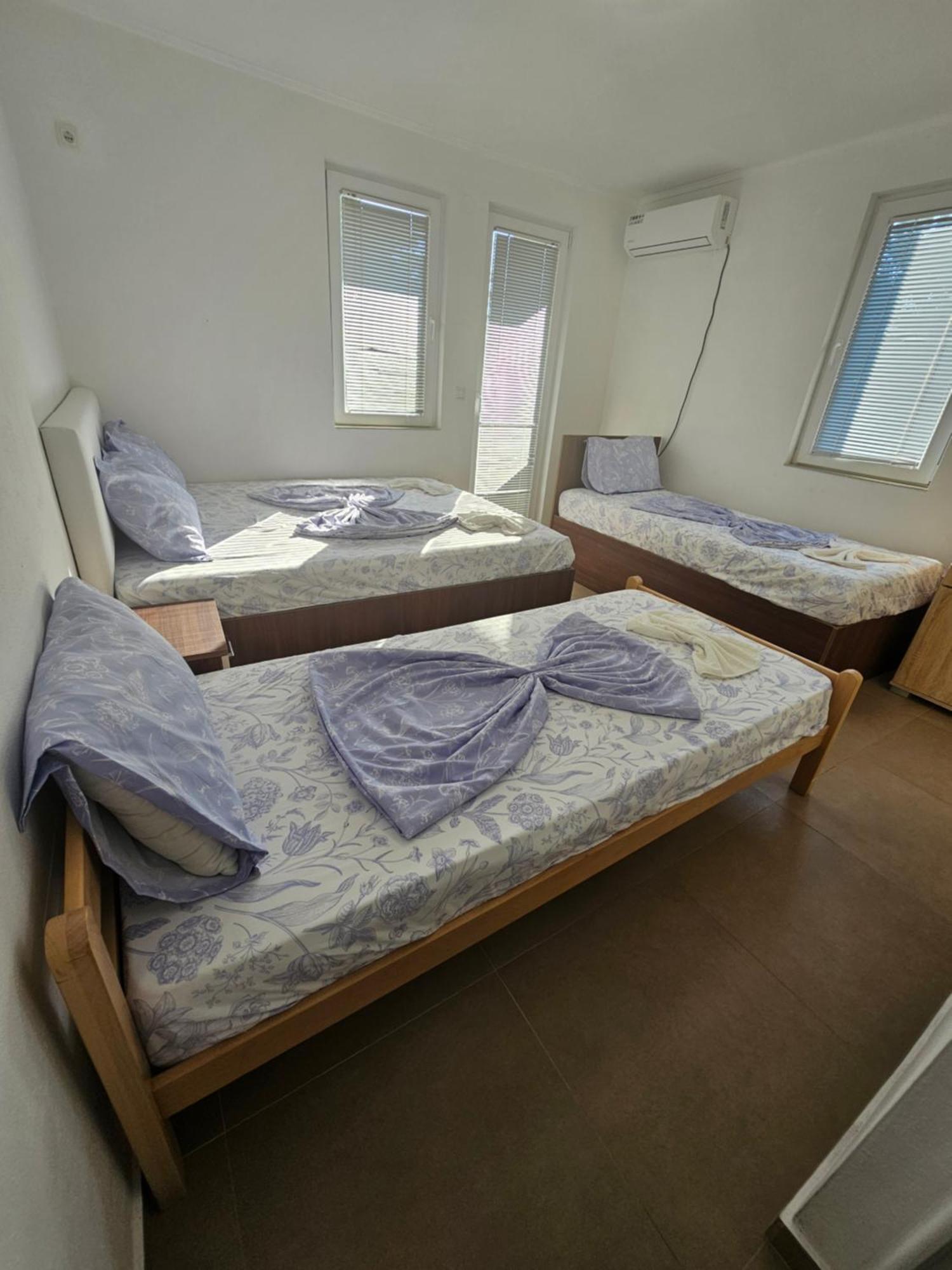 Apartmani Vila Ebra Утеха Екстериор снимка