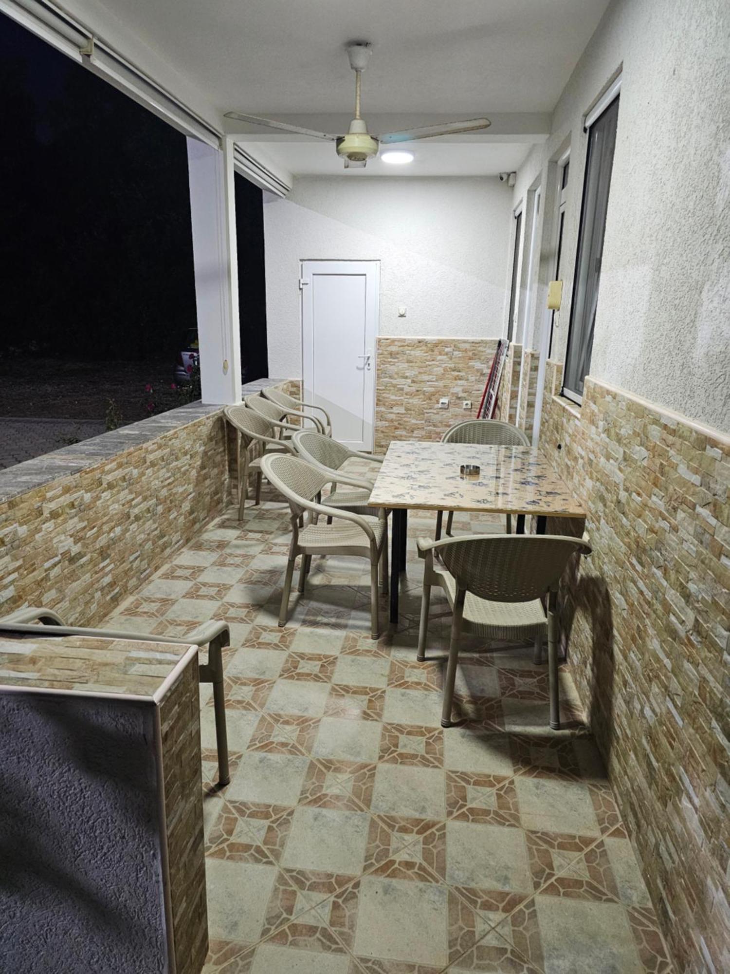 Apartmani Vila Ebra Утеха Екстериор снимка