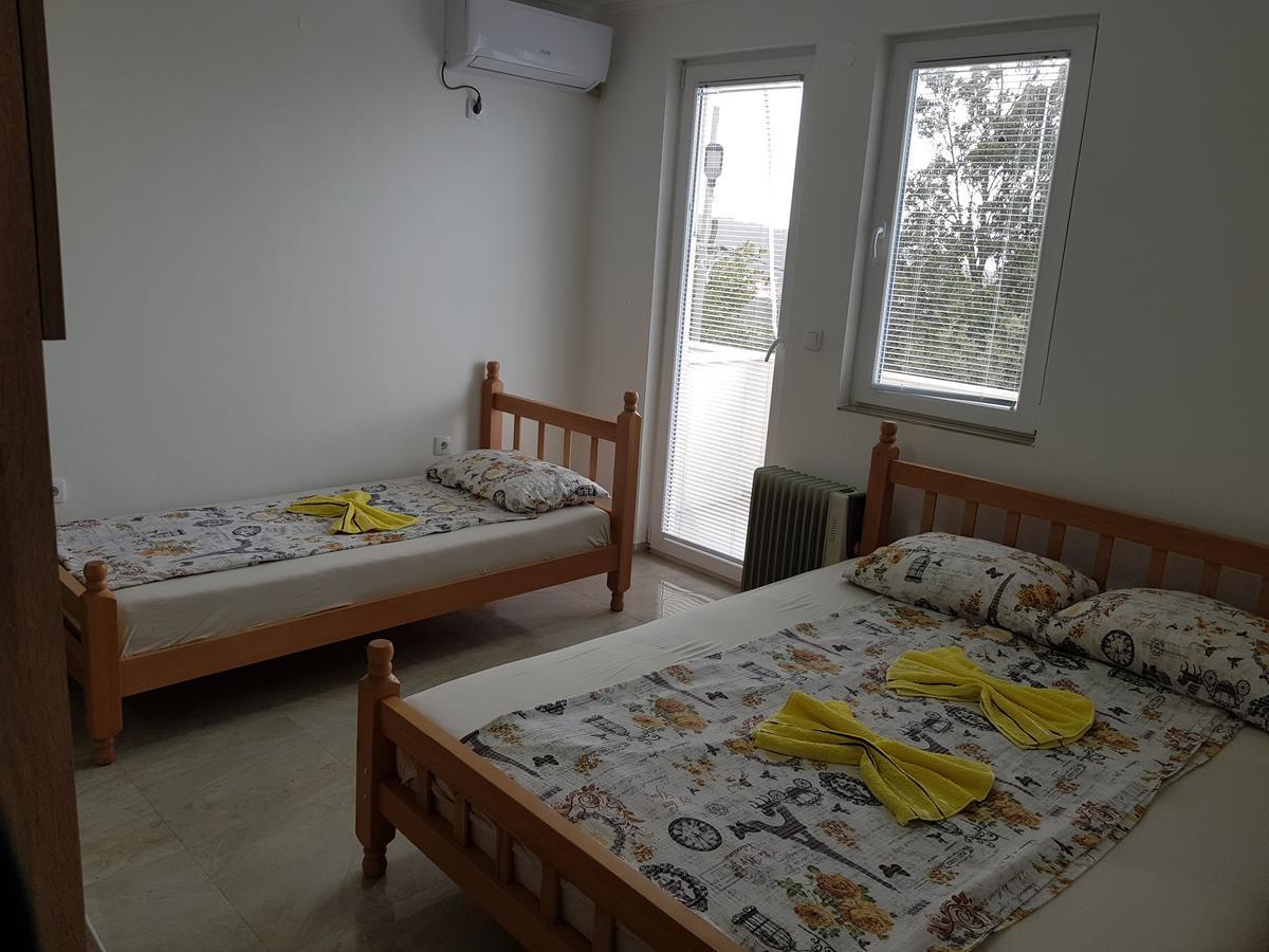 Apartmani Vila Ebra Утеха Екстериор снимка