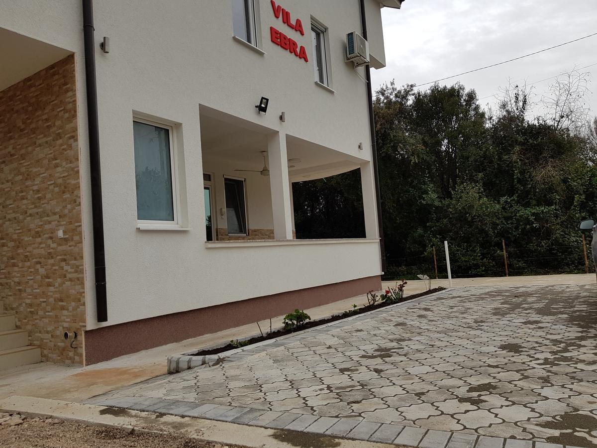 Apartmani Vila Ebra Утеха Екстериор снимка