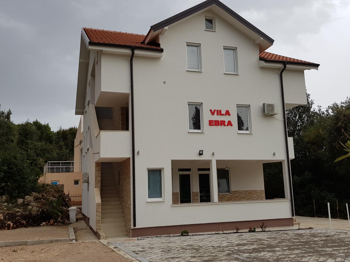 Apartmani Vila Ebra Утеха Екстериор снимка