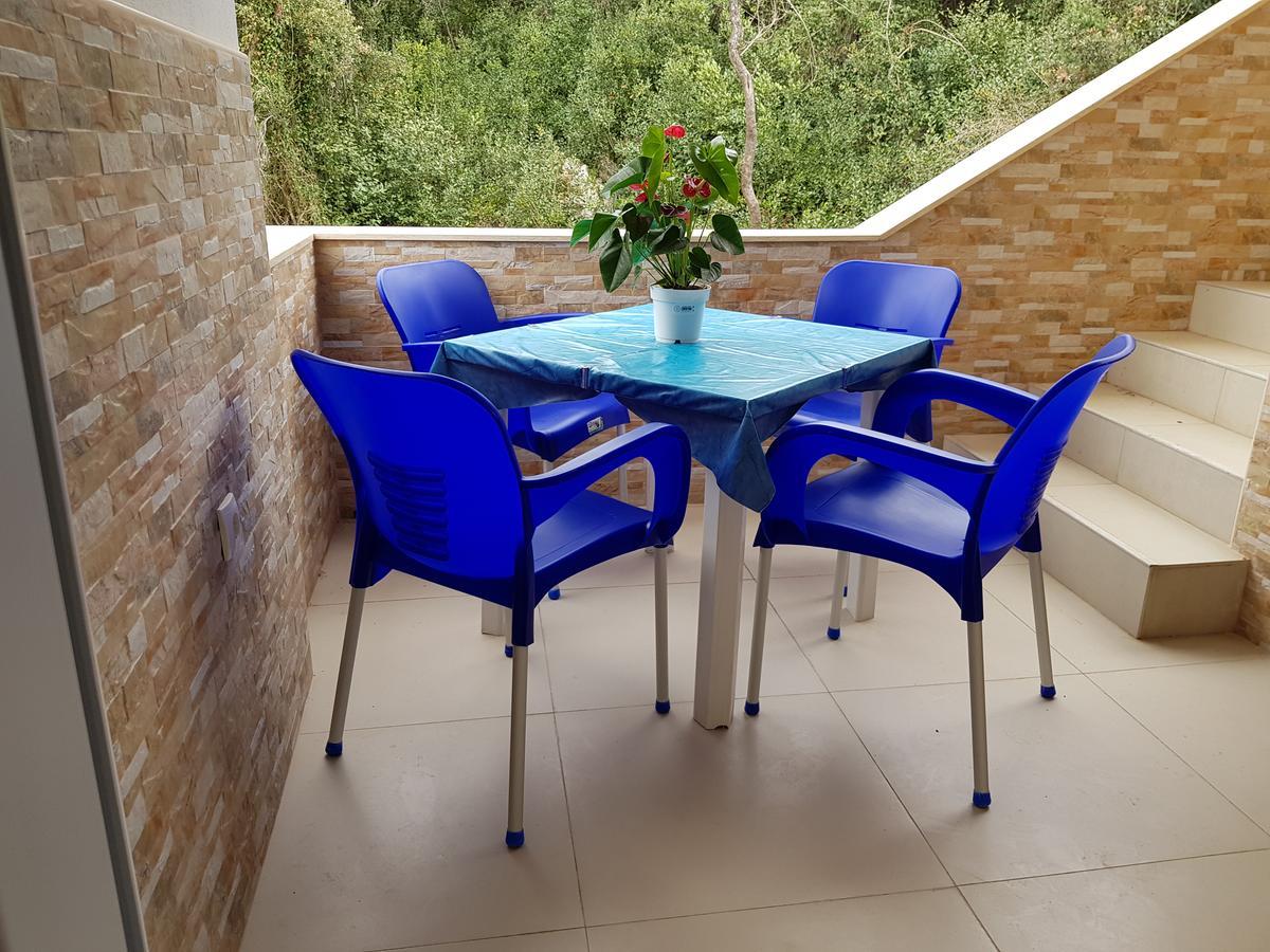 Apartmani Vila Ebra Утеха Екстериор снимка