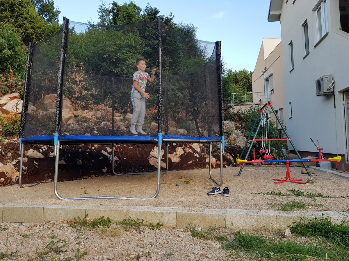 Apartmani Vila Ebra Утеха Екстериор снимка